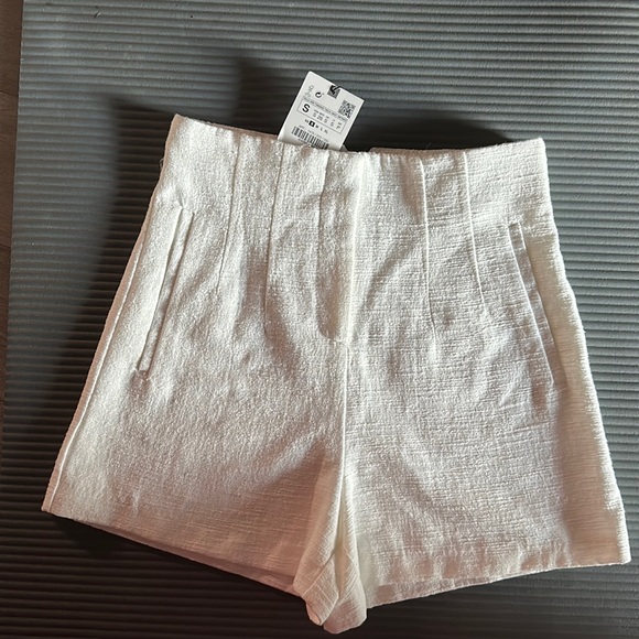 Zara white high waisted textured shorts NWT - Picture 2 of 4